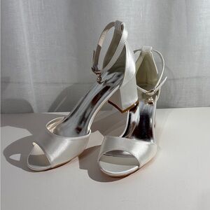 NWT 8.5 White Satin Peep Toe Block Heels, Ankle Strap w/ Pearl Charm